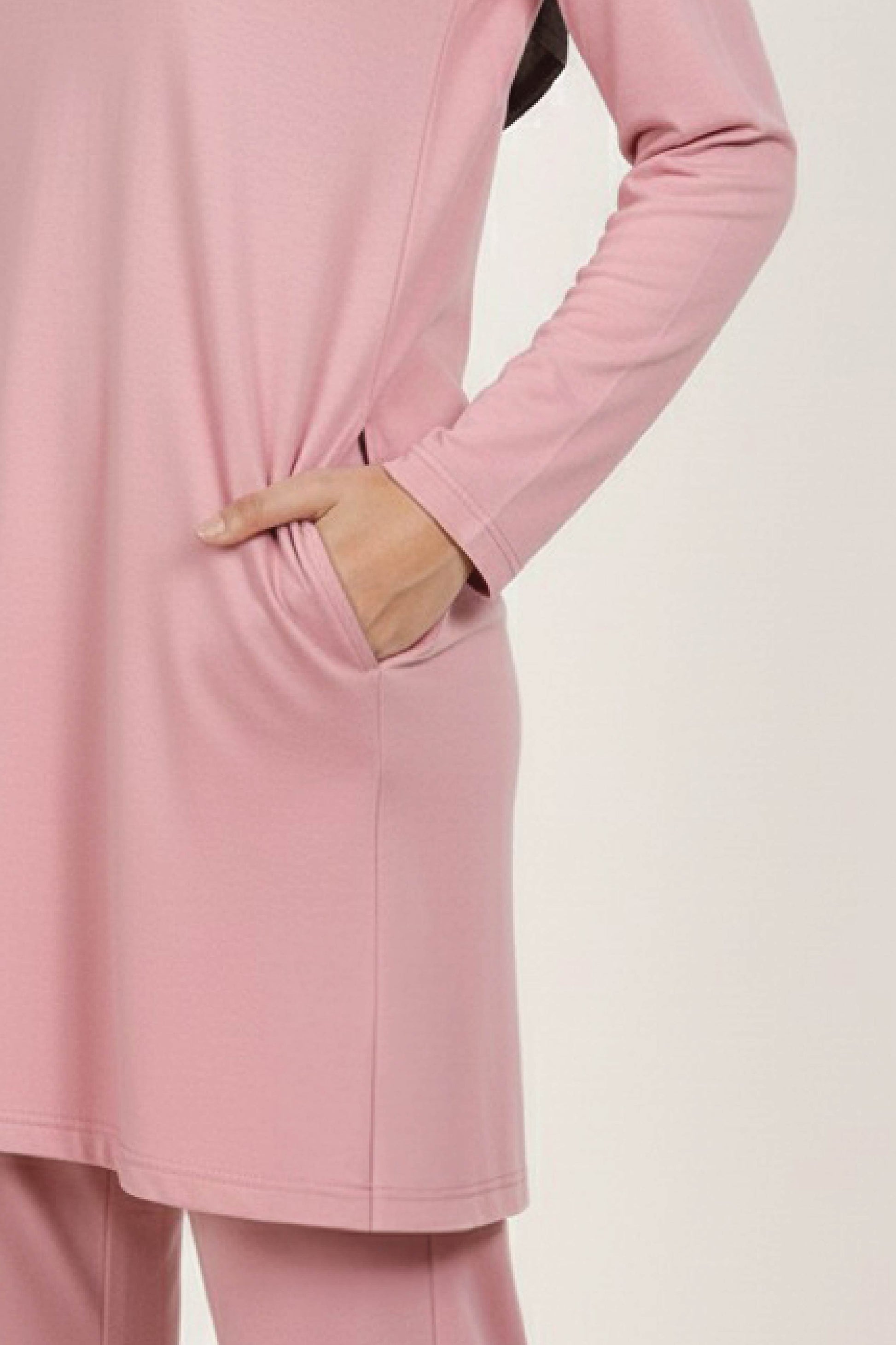 Inhale Sabr Exhale Shukr Urdu Women’s Long Tee – 100% Cotton